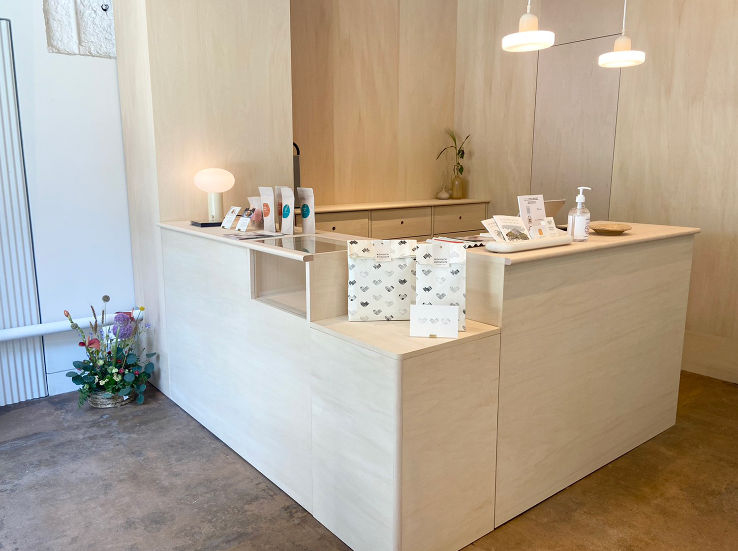 大阪長堀橋 NISHIGUCHI KUTSUSHITAのお店 写真4
