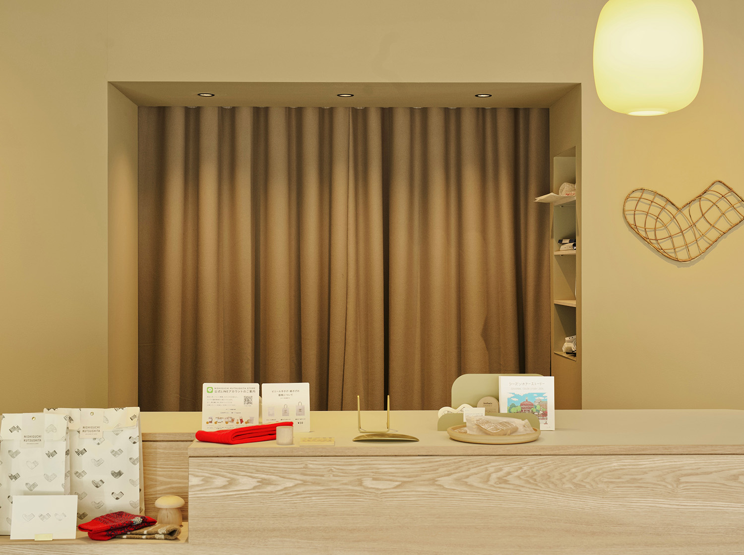 東京 NISHIGUCHI KUTSUSHITAのお店 写真3